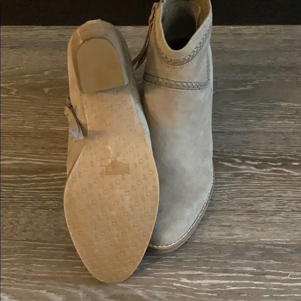 Shoes - Picture 2 of 2